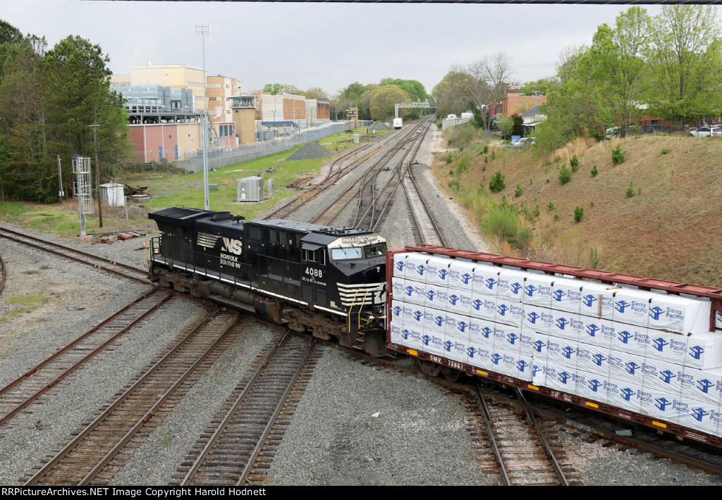 NS 4088 leads train P41 across Boylan Junction